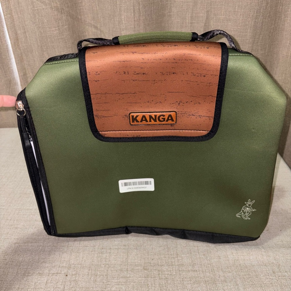 Kanga Woody 24-pack Kase Mate NWOT